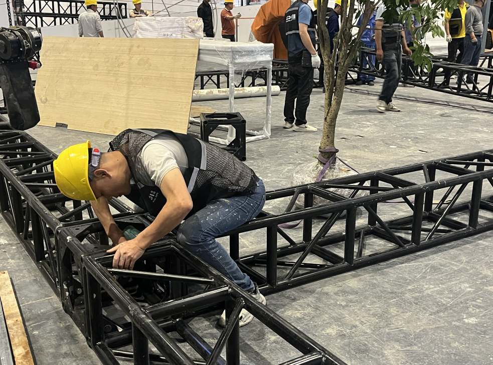 如何預防展臺坍塌？專業(yè)展覽展會搭建公司為您提供建議