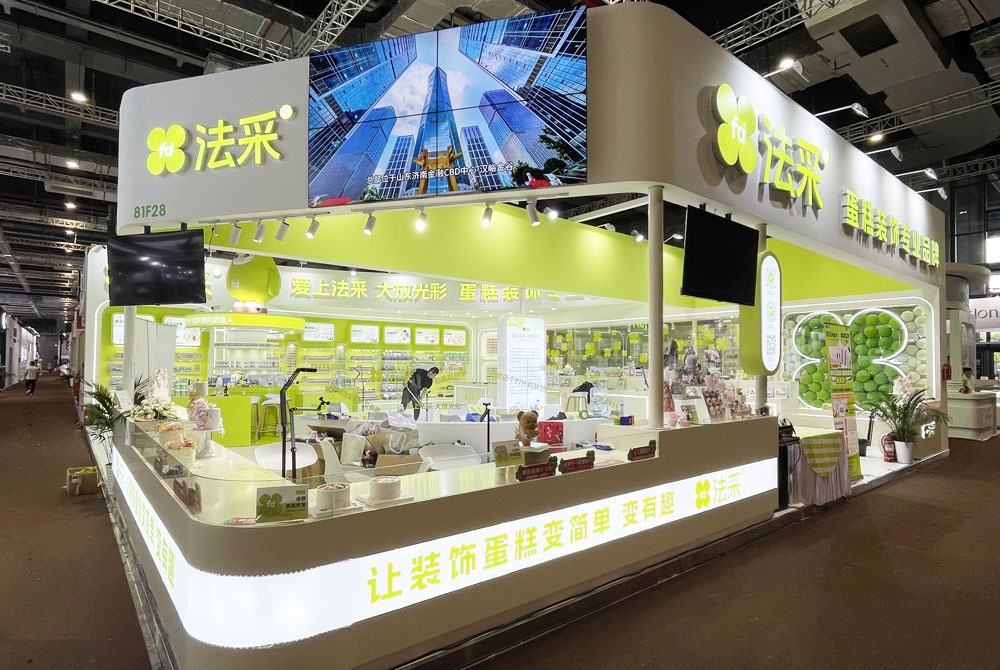 如何通過展位設計來提升品牌形象和吸引潛在客戶？